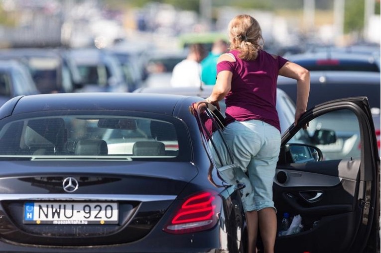 VOZAČI, NAORUŽAJTE SE STRPLJENJEM Nesreća na autocesti, stvaraju se kolone