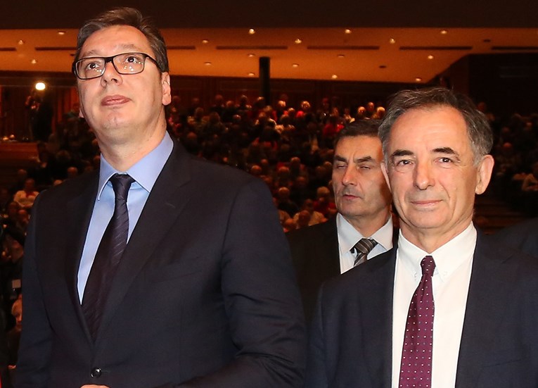 Vučić je Pupovcu pred cijelom dvoranom postavio jedno škakljivo pitanje: "Zašto, Milorade, nisi glasao protiv?"