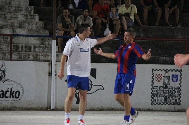Hajdukov trener se za važno europsko gostovanje priprema igrajući mali nogomet
