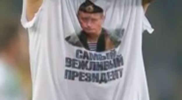 Zbog majice s Putinom ruskom nogometašu prijeti 10 utakmica suspenzije