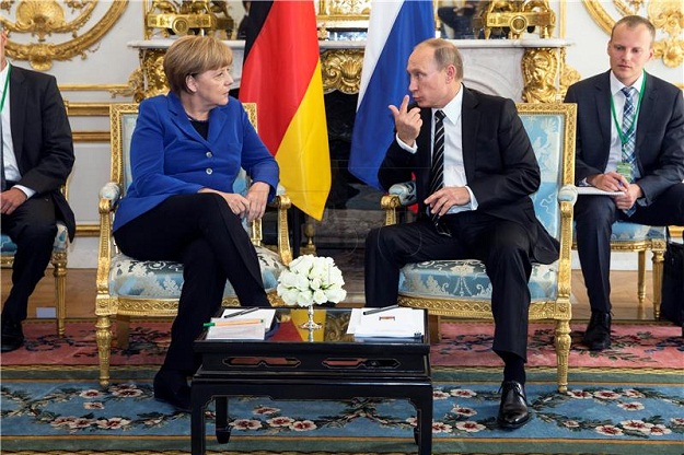 Putin pisao Merkel: Ne želim da se Rusija i Njemačka udalje zbog situacije u Siriji i Ukrajini