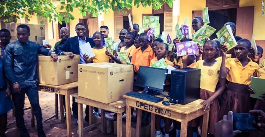 Priča o učitelju iz Gane koji predaje informatiku bez računala dobila je divan nastavak
