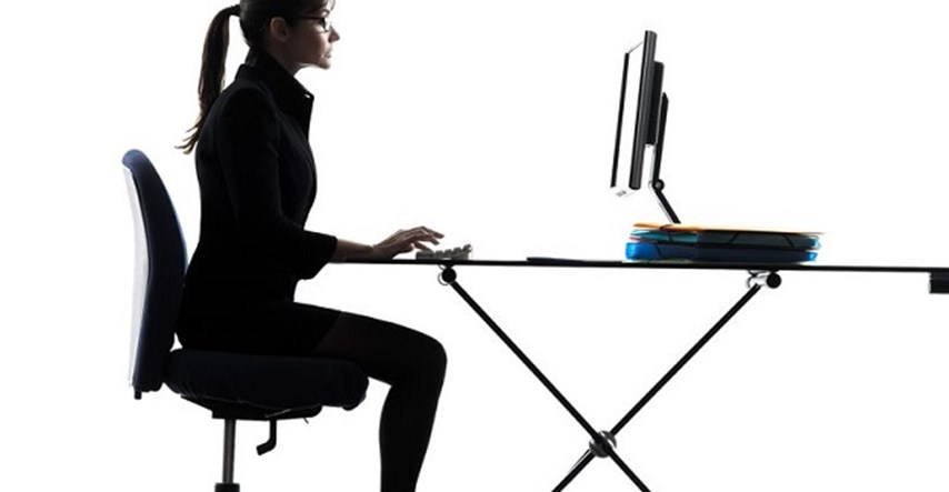 Saznajte kako dugotrajno sjedenje na radnom mjestu utječe na vašu stražnjicu!