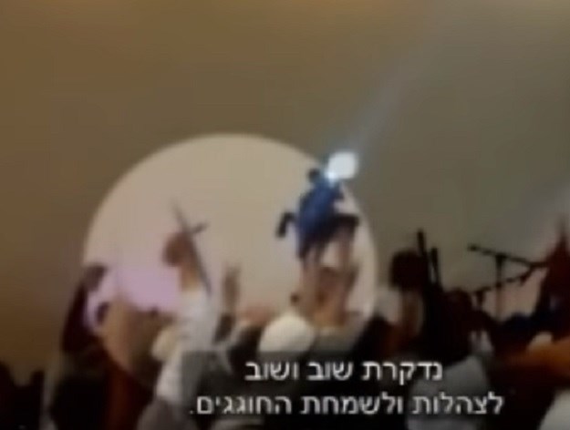 Šokantan video: Izraelski radikali slavili smrt palestinskog djeteta probadajući nožem njegovu sliku