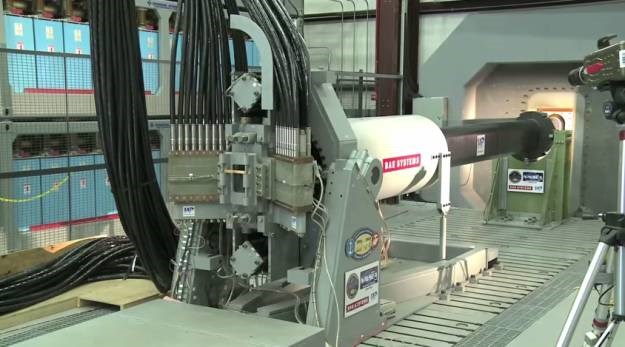 Američka mornarica predstavlja elektromagnetski "railgun"