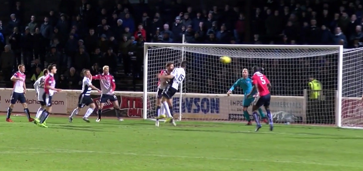 Na gol stavili veznog igrača jer su im se prije utakmice ozlijedila sva tri golmana