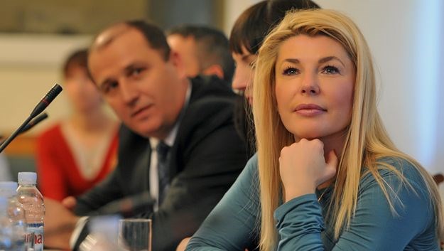 Saborska oporba osudila "bezobrazno cipelarenje" Rajkovača i Dolenc