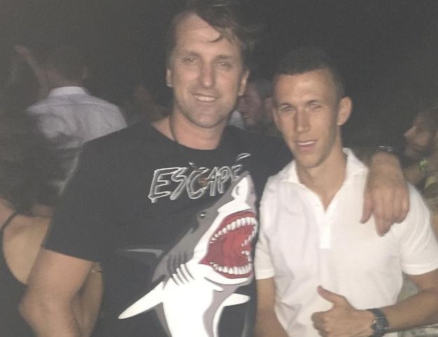 FOTO Perišić se vratio u Hrvatsku: Nakon ludog noćnog provoda dan proveo u društvu posebne osobe
