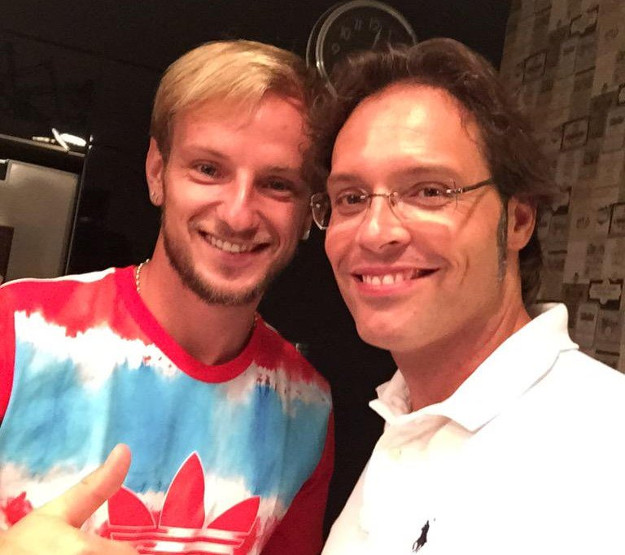 Rakitićev menadžer se osramotio: Objavio njegov odlazak iz Barcelone, pa se demantirao