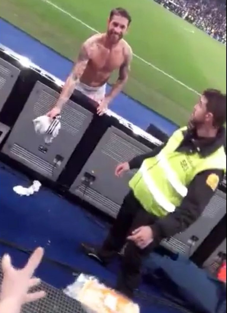 SERGIO RAMOS JE CAR Navijaču s tribine dao dres za pola kila svinjetine