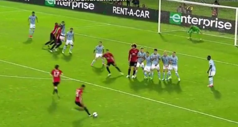 DOBAR POSAO U VIGU Rashford golčinom iz slobodnjaka odveo United na korak do finala EL-a