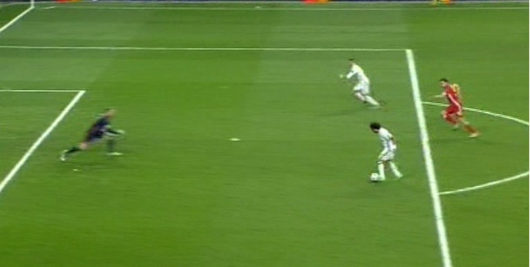 RONALDOVA DVA GOLA IZ OFSAJDA ZA REALOV PROLAZAK Bayern s igračem manje i uz ovakvo suđenje nije imao šanse