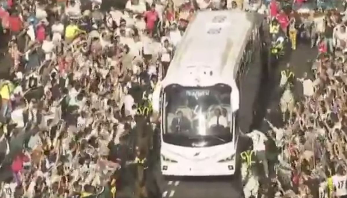 MADRIDSKI DELIRIJ Pogledajte kako su navijači dočekali igrače uoči dvoboja na Bernabeu