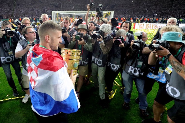 SUPERMAN REBIĆ Gol proslavio kao Messi, trofej primio ogrnut zastavom Hrvatske