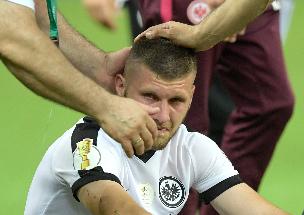 KOVAČ BEZ TROFEJA Rebić zabio Dortmundu u finalu Kupa