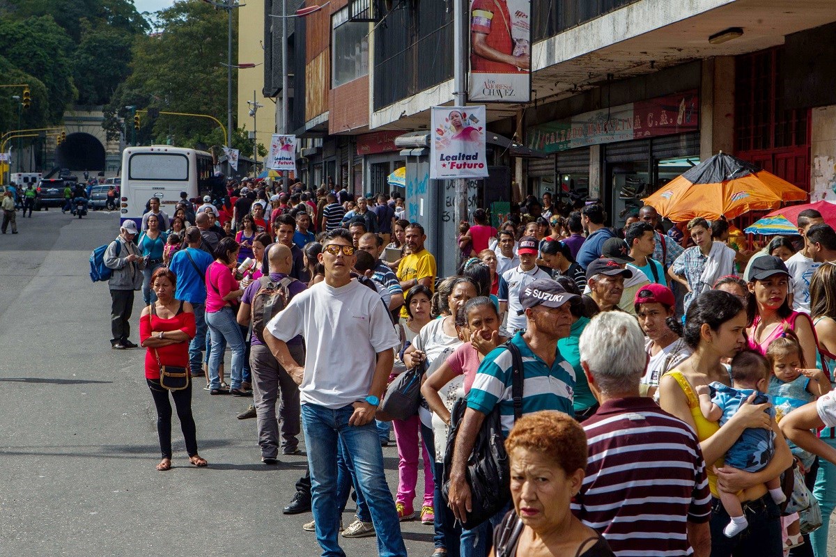 Pijani venezuelanski vojnik ubio mladu trudnicu u redu za svinjetinu