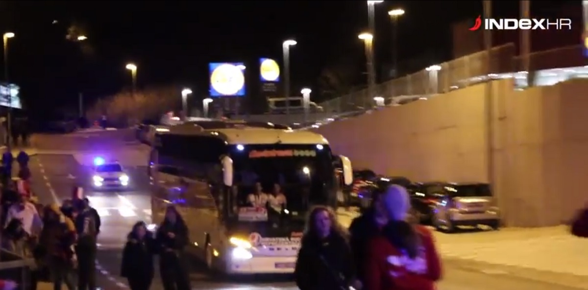 Pogledajte dolazak hrvatskih i srpskih rukometaša u Spaladium