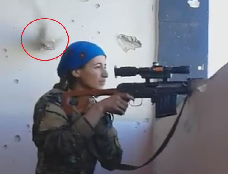 VIDEO Cijenit ćete život više kad vidite reakciju vojnikinje kojoj je metak prozujao pored glave