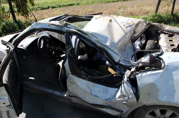 FOTO Strašni prizori u Resniku: Letio zrakom i udario u betonski stup - auto smrskan do neprepoznatljivosti