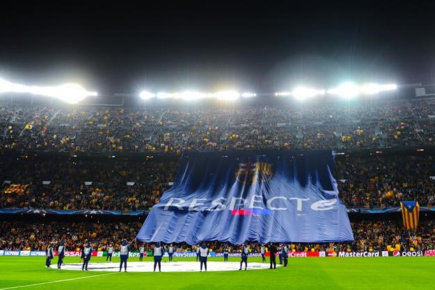 Navijači Barcelone poslali poruku UEFA-i: Poštujte nas!