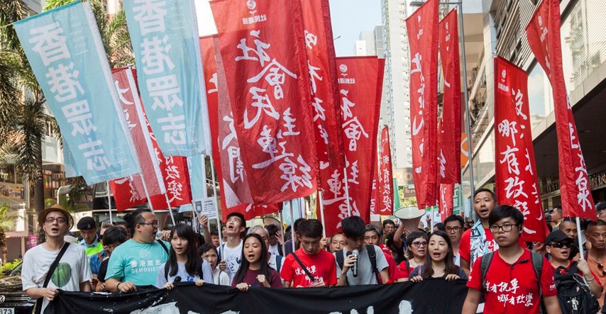 Revolucija kišobrana: Tisuće prosvjednika na ulicama Hong Konga