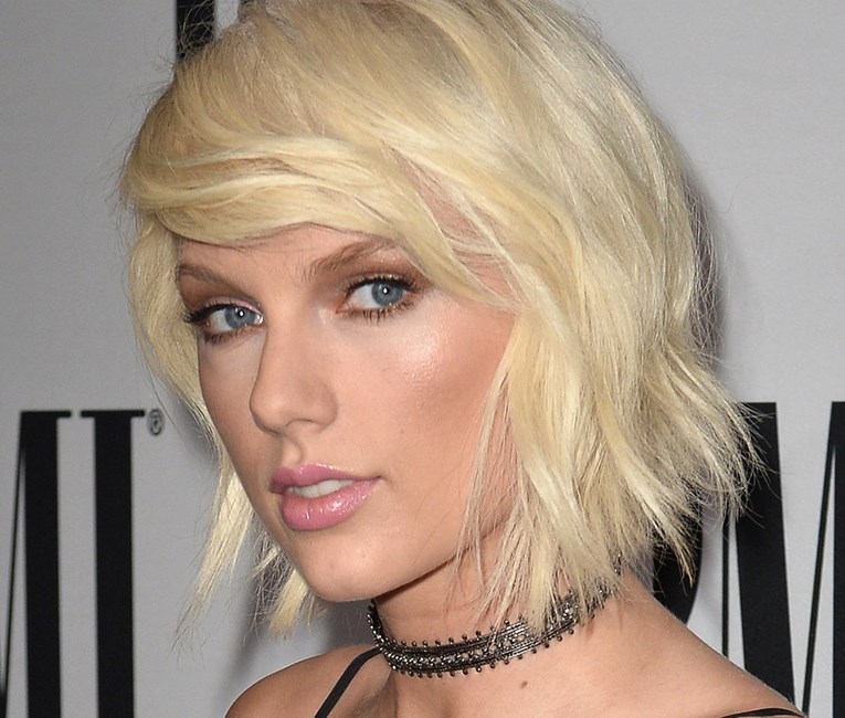 Taylor Swift na sudu s poznatim DJ-om: "Uhvatio me za golu stražnjicu"
