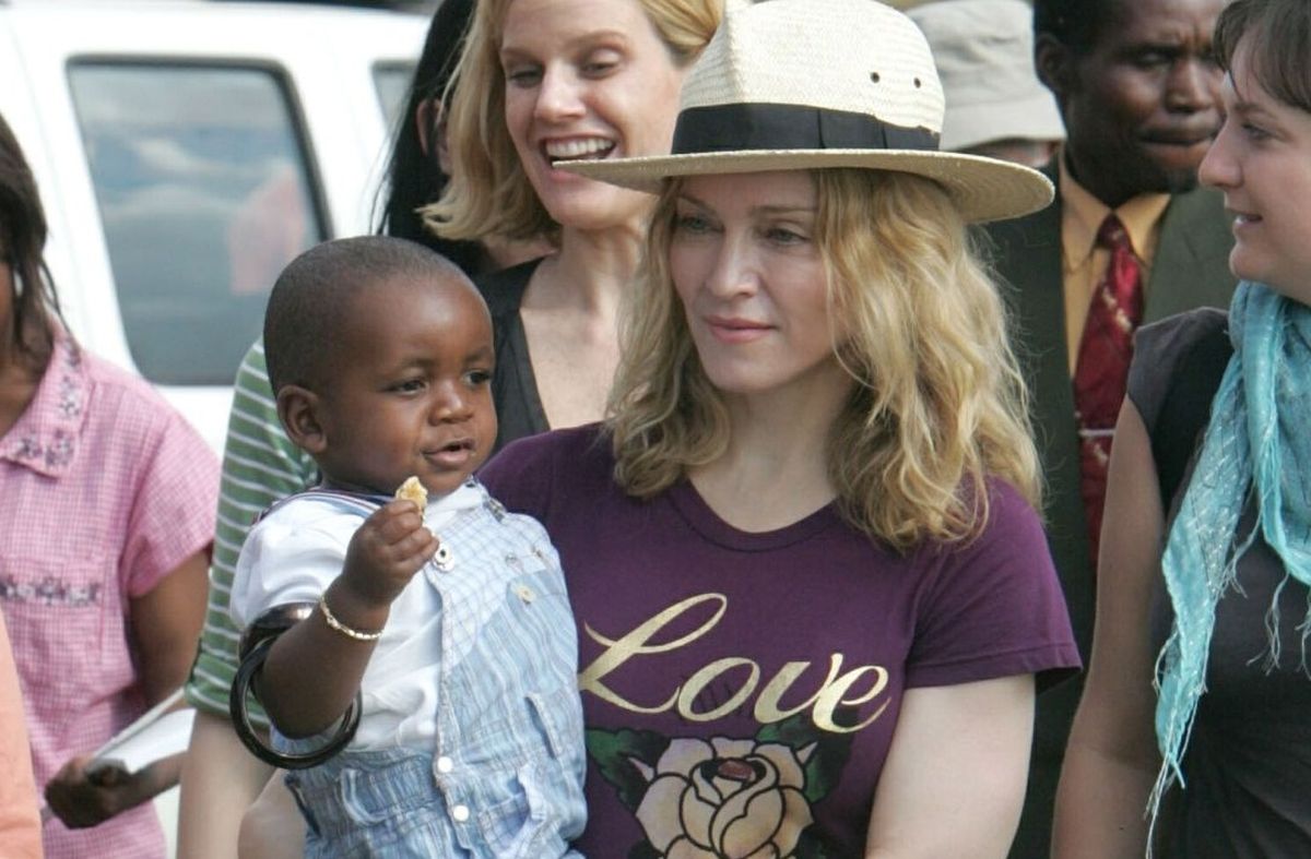 Madonna posvaja dvoje djece