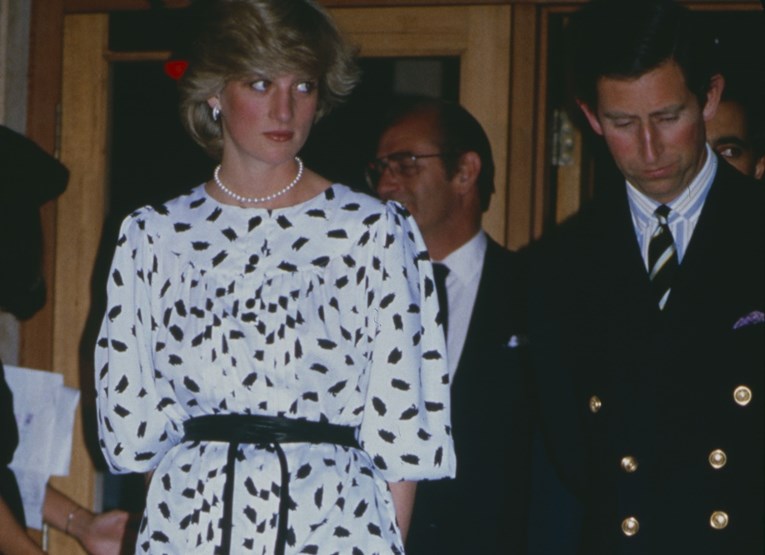 Užasni detalji raspada braka princeze Diane: "Trudna sam se bacila niz stepenice zbog Charlesa"