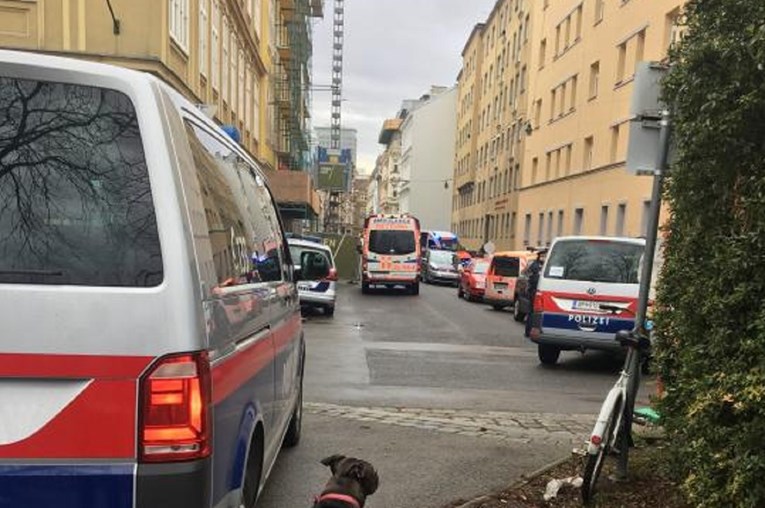 Policija na cesti u Beču pronašla tijelo Srbina, a u njegovom stanu mrtvu ženu i djevojčicu