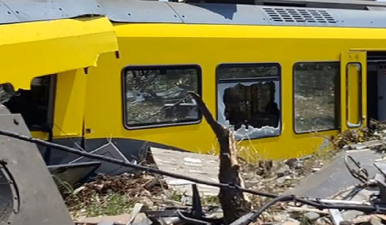 U tunelu u Njemačkoj se sudarila dva vlaka, ozlijeđeno više od 20 osoba