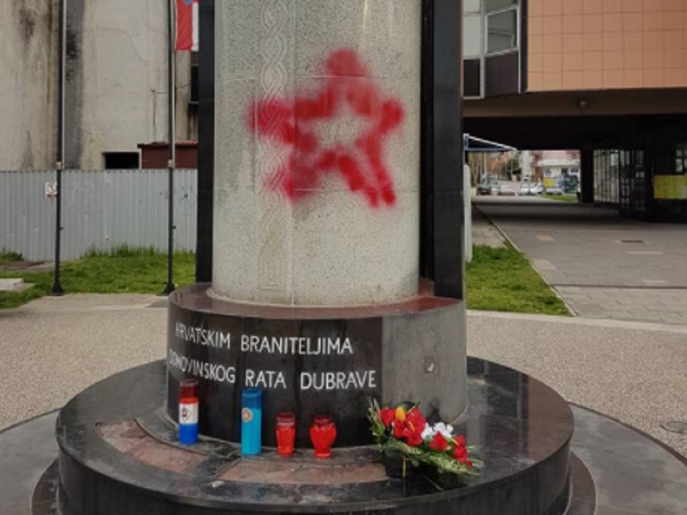 Na spomeniku poginulim braniteljima u Zagrebu osvanula crvena zvijezda