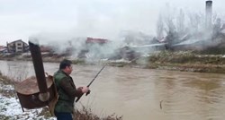 Ribič iz Srbije oduševio i svjetske medije: "Leskovčanin dizajnirao peć koju nosi na leđima dok peca"