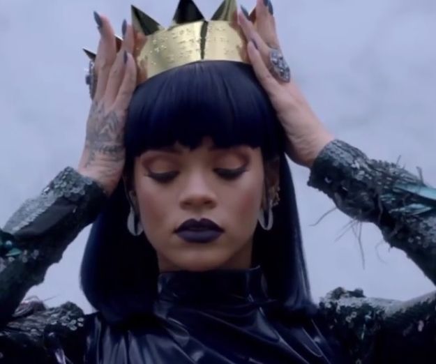 Rihannini obožavatelji na rubu živaca: Nije im jasno na kojem to jeziku ona pjeva