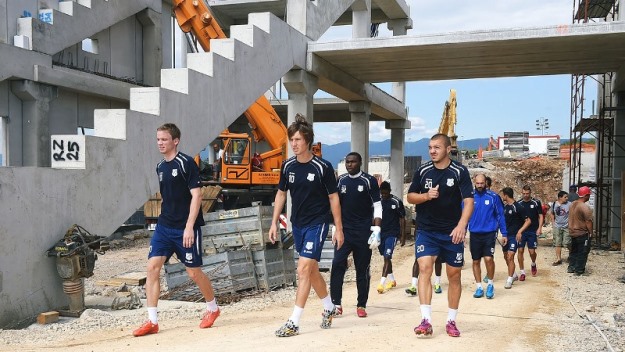 Mišković i Kek poveli igrače u razgledavanje budućeg stadiona i kampa