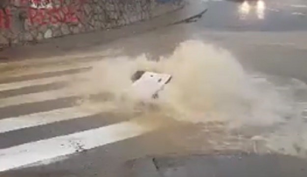 VIDEO Rijeka pod vodom, poplave potpuno paralizirale "Grad koji teče"