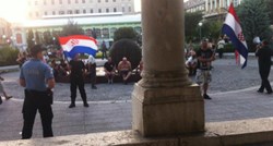 Divljaci napali autobus s aktivistima poslije Frljićeve predstave