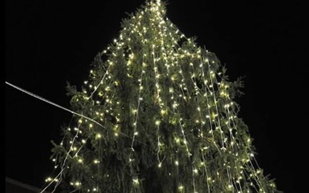 FOTO Rim ima najružnije božićno drvce na svijetu - ovo morate vidjeti