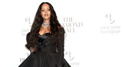 Rihanna u "tajnica čarapama" dočekala goste svog dijamantnog bala