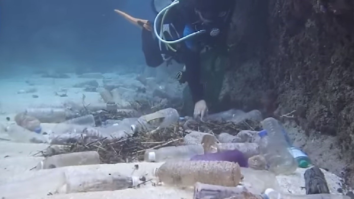 VIDEO Znanstvenici upozoravaju: Cijeli karipski otok guši se u plastici