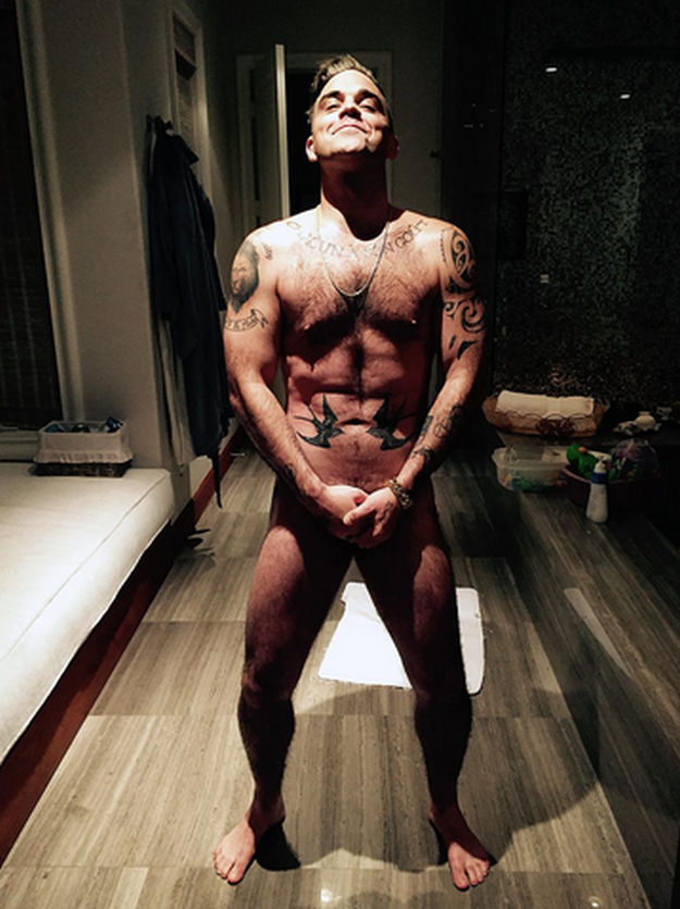 Robbie Williams potpuno gol želi "srušiti internet" kao Kim Kardashian