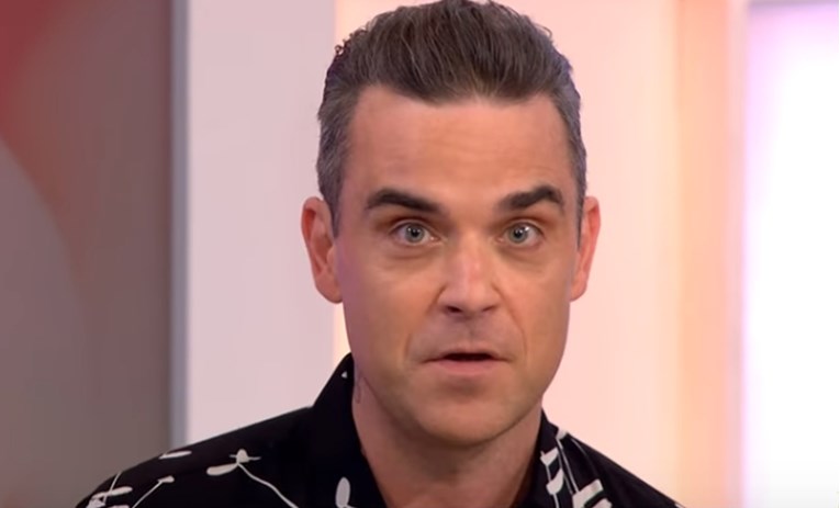 Robbie Williams o bolesti zbog koje je otkazao turneju: "Umirao sam od straha na intenzivnoj"