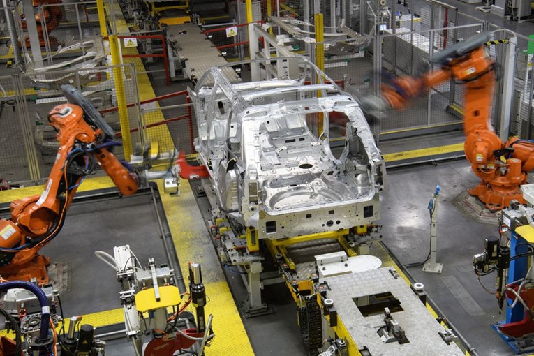 Robot u tvornici automobilskih dijelova probio sigurnosna vrata i zdrobio radnici lubanju