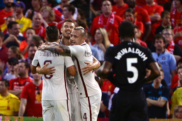 Džeko i Salah sredili Liveprool, Lovren asistirao