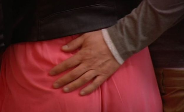Romano molio Marinu da je "nakiti", ona mu obećala da će dobiti "lizalicu"