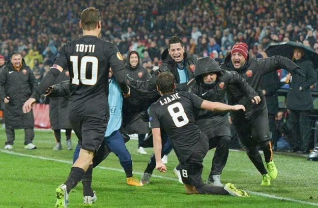 Navijači Feyenoorda prekinuli utakmicu, Roma prošla dalje