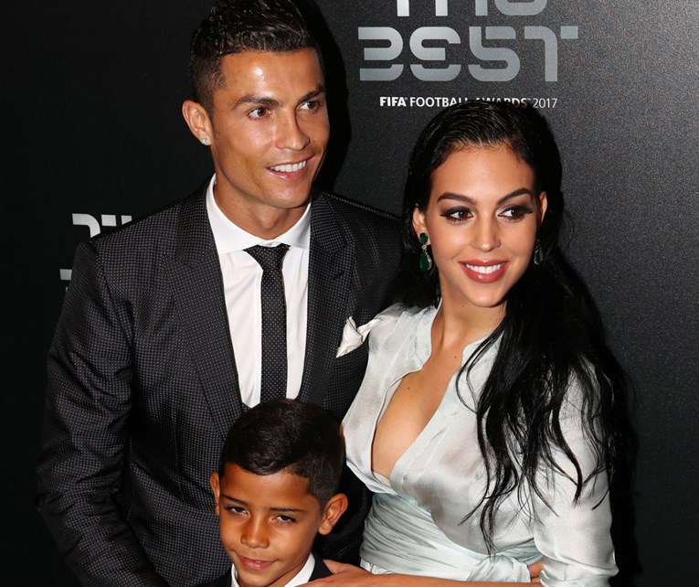Cristiano Ronaldo pozirao s trudnom djevojkom koja je sinoć blistala