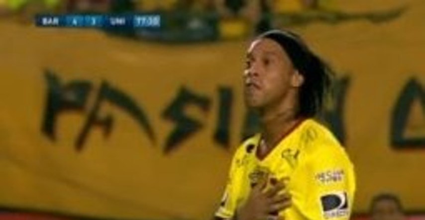 Pogledajte i poslušajte ovacije koje je Ronaldinho dobio kada je zaigrao za Barcelonu