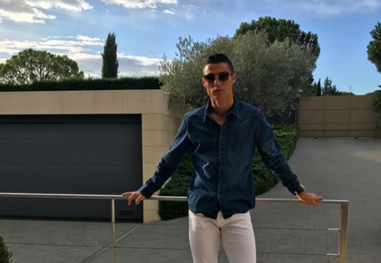 Nisu li hlače malo preuske? Ronaldo na udaru kritika zbog modnog (ne)ukusa