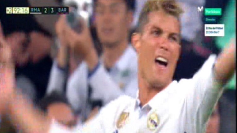 "PA FAULIRAJTE GA!" Bijesni Ronaldo lamata rukama i urla na suigrače nakon Messijevog gola
