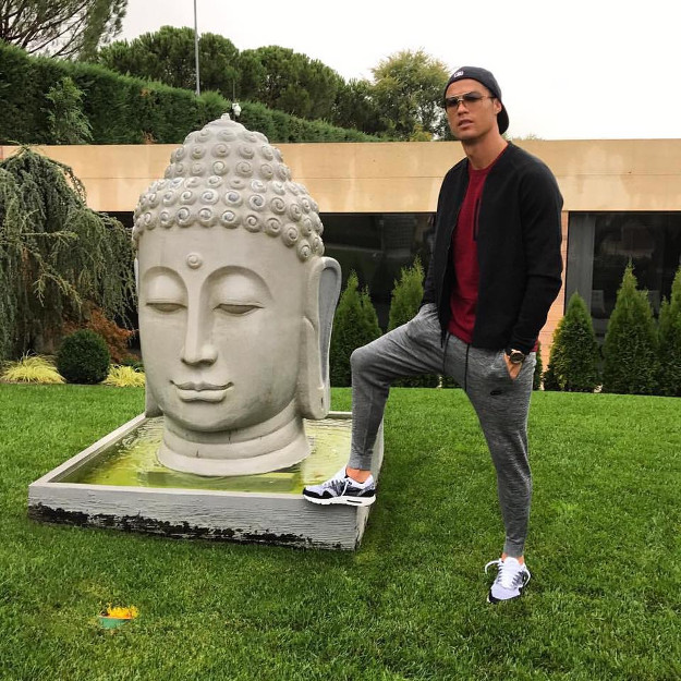 Ronaldo je ovom fotografijom razbjesnio pola milijarde budista